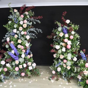 Free Standing Installation with Vegetive Aisle Design