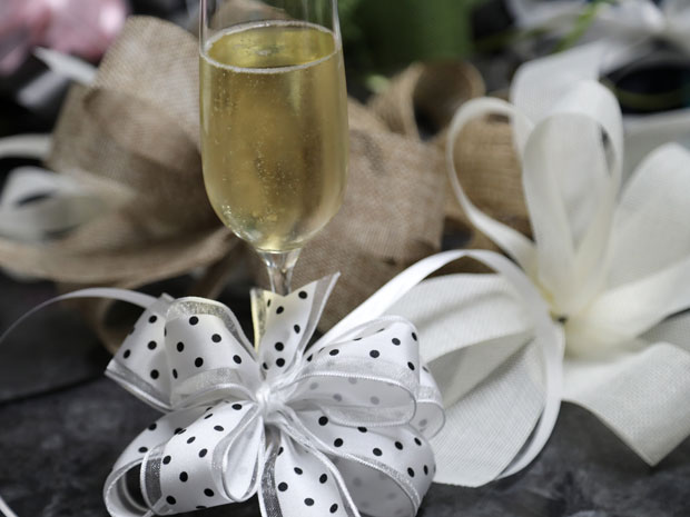 Bubbles Bows scaled 620x465 1